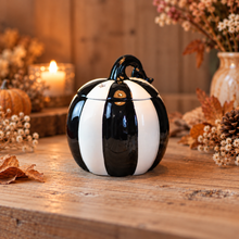 Cargar imagen en el visor de la galería, Quemador Calabaza blanca y negra
